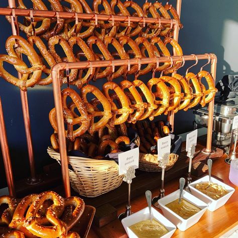 Pretzel Display Wedding, Hot Pretzel Bar, Soft Pretzel Display, Pretzel Stand At Wedding, Pretzel Display Ideas, Oktoberfest Centerpiece Ideas, Wedding Pretzel Bar, Pretzel Bar Wedding, Pretzel Bar Ideas