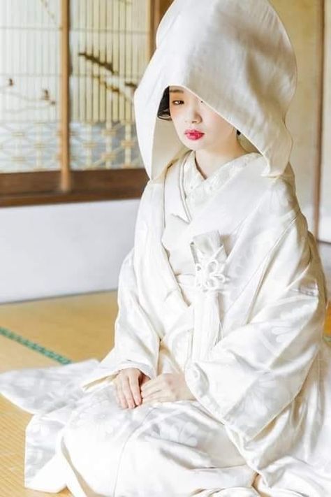 Japanese Celebrations, Edith Head Gowns, Japanese Wedding Dress, Asian Style Clothes, Japanese Bride, Japanese Traditional Clothing, Japanese Costume, Traditional Wedding Attire, Kimono Outfit