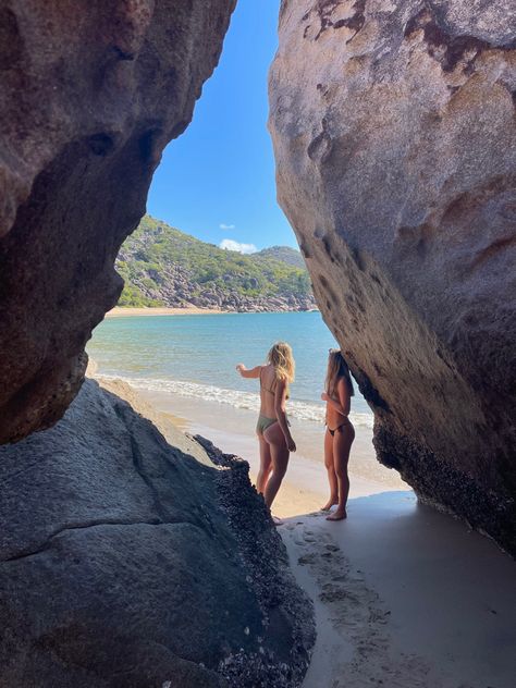 Beach, queensland, australia, friends, summer Australia Aesthetic, Camping Australia, Magnetic Island, Pics Inspo, Travel Pics, Queensland Australia, Travel Pictures, Queensland, Camera Roll