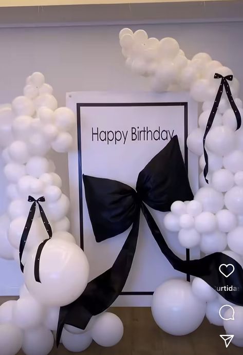 House Of Balloons Party, Black And White Balloon Arch, Pink Birthday Decorations, Black And White Balloons, Bridal Gift Box, Candy Theme Birthday Party, Birthday Decorations At Home, 21st Bday Ideas, Girly Birthday Party