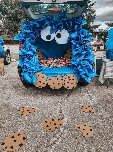 Cookie Monster Truck Or Treat, Halloween Car Decorations, Trunker Treat Ideas, Wonka Chocolate Factory, Trunk Or Treat Ideas, Car Cookies, Wonka Chocolate, Stick Figure Family, Halloween Trends