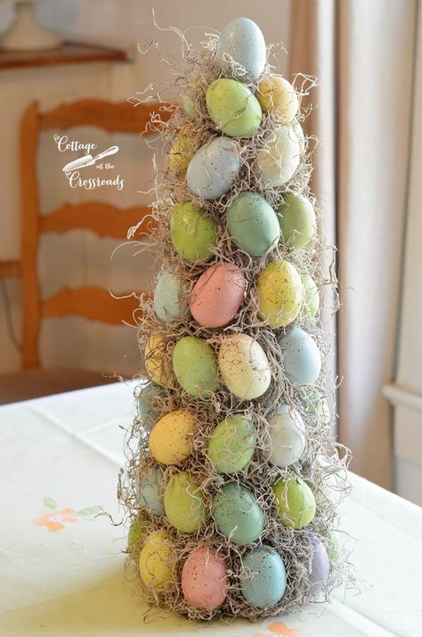 Easter Egg Topiary, Egg Topiary, Galvanized Containers, Easter Topiary, Creative Easter Eggs, Easter Egg Tree, Fun Easter Crafts, Egg Tree, Easter Tablescapes