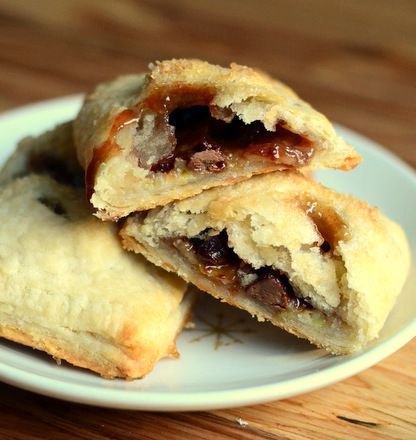 Chocolate Banana Hand Pies Chocolate Hand Pies, Pie Crust From Scratch, Banana And Chocolate, All Butter Pie Crust, Pie Pops, Hand Pie, Mini Bites, Pastry Tart, Mobile Business