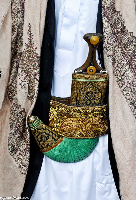 Yemeni jambiya (dagger in sheath) - Typically, men above the age of 14 wear it as an accessory to their clothing. Yemen Clothes, Yemen Sanaa, Yemeni Clothes, Arabian Peninsula, Arab Wedding, Modern Website, Yemen, Unique Things, Ethiopia