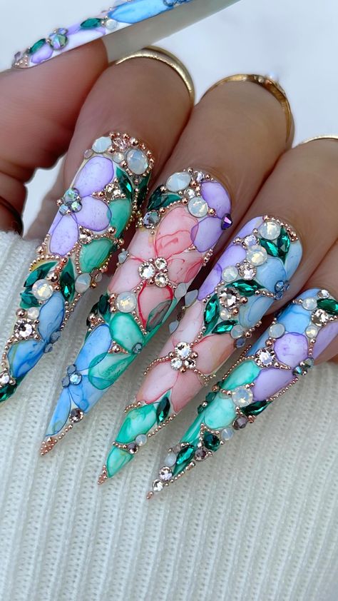 Tino Vo - ✨𝐅𝐥𝐨𝐫𝐚𝐥 𝐂𝐨𝐮𝐭𝐮𝐫𝐞✨ _________________________... | Facebook Gem Nail Designs, Summer Nails Ideas, Floral Couture, Crazy Nail Designs, Nails Art Designs, Cute Nail Art Designs, Gel Nails Diy, Stiletto Nails Designs, Nails Fashion