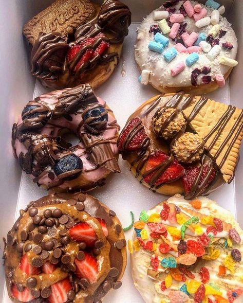 Cookie Donut, Donuts Aesthetic, Donuts Gourmet, Donuts Donuts, Cookie Bakery, Delicacy Food, Delicious Donuts, Yummy Comfort Food, Moroccan Food