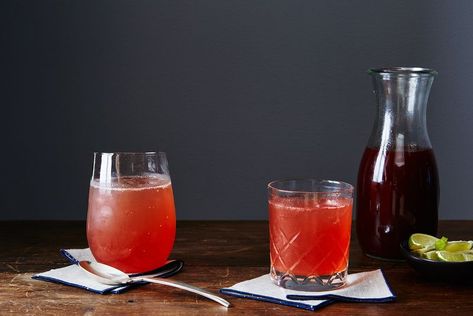 Drinking Shrubs, Bar Specials, Shrub Drink, Fruit Shrub, Shrub Recipe, Drinking Vinegar, Vintage Cocktails, Balsamic Recipes, Strawberry Balsamic