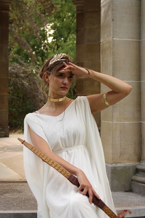 Diy Greek Goddess Costume, Greek Goddess Costume Diy, Kylie Jenner Pregnant, Greek Goddess Dress, South Asian Aesthetic, Roman Costume, Toga Party, Greek Goddess Costume, Goddess Costume