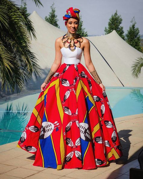 Africana Style Africain, African Prom Dresses, African Traditional Wedding, Afrikaanse Mode, Gaun Fashion, African Wedding Dress, African Traditional Dresses, Clothes Designer, Designer Streetwear