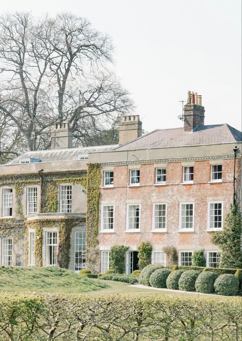 Craftsman Homes, Classical House, Garden On A Hill, Classic Architecture, Craftsman House, English Countryside, House Designs, New Builds, Great Britain