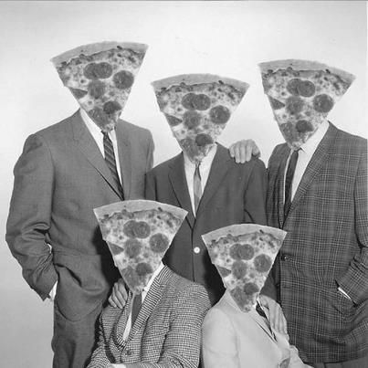 pizza party! Pizza Photo, Pizza Branding, Pizza Art, Porcelain Art, China Patterns, Antique Photos, Italian Restaurant, Installation Art, Family Portraits