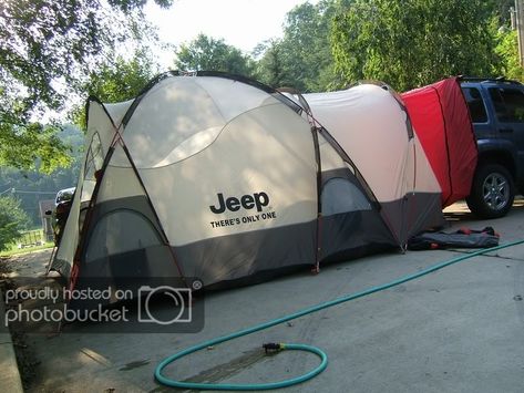 JEEP Tent Jeep Tent Camping, Jeep Tent, Landing Ideas, Jeep Baby, Camping In The Rain, Camp Lake, Jeep Camping, Lake Days, Car Tent