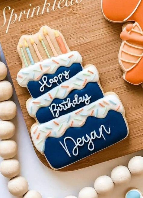 Simple Birthday Cookies Decorated, Birthday Cake Cookies Decorated, Happy Birthday Cookies Decorated, Cookie Birthday, Royal Icing Cakes, Cookie Cake Designs, Happy Birthday Cookie, Sugar Cookie Cakes, Flooding Cookies