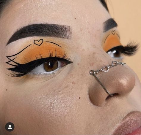 Orange Makeup, Cute Eye Makeup, Face Art Makeup, Graphic Makeup, Rave Makeup, Makeup Lovers, Dope Makeup, Eye Makeup Designs, Graphic Liner