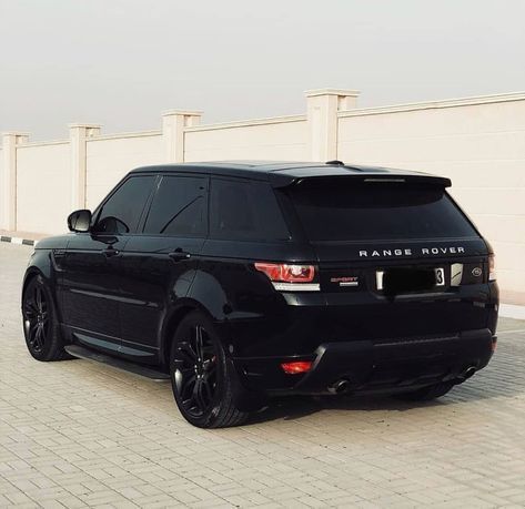 A powerful woman drives a powerful car Lamborghini Jeep, Range Rover Sport Black, Black Range Rover, Dream Cars Range Rovers, Range Rover Black, Range Rover Car, Luxury Cars Range Rover, Black Range, Vw Gti