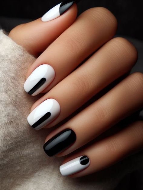 White And Black Nail Ideas, Contemporary Nails, Black And White Manicure, Cut Dog Nails, Black And White Nail, Black And White Nail Designs, Unghie Sfumate, Mens Nails, Spring Nail Designs