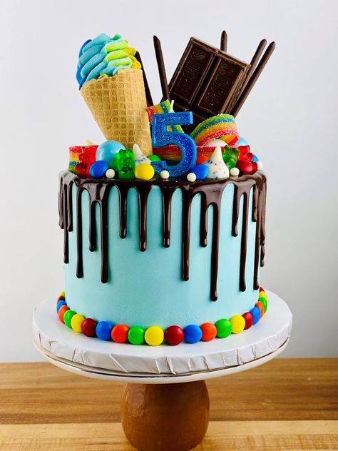 Diy Drip Cake, Candy Theme Cake, Bakery Style Cake, Cake Designs For Kids, Swiss Rolls, Candy Birthday Cakes, Chocolate Ganache Cake, Chocolate Ganache Filling, Ganache Cake