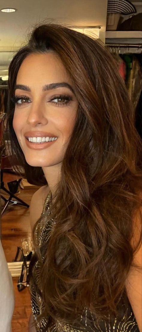 Amal Clooney new highlights Amal Clooney Wedding Makeup, Amal Clooney Hair, Highlighted Hair, Beauty Makeover, Long Brunette, Amal Clooney, Hair 2024, Elegant Hair, George Clooney