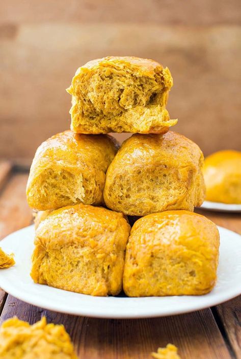 Pumpkin Dinner Rolls Recipe, Pumpkin Dinner Rolls, Dinner Rolls Easy, Pumpkin Dinner, Pumpkin Rolls, Thanksgiving Food Sides, Averie Cooks, Dinner Roll, Baked Rolls