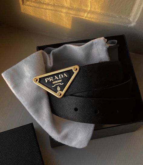 Prada Belt Outfit, Lisa Olsson, Fancy Accessories, Closet Accessories, Branded Belts, Stylish Work Outfits, Tech Fashion, High End Fashion, Fashion Details