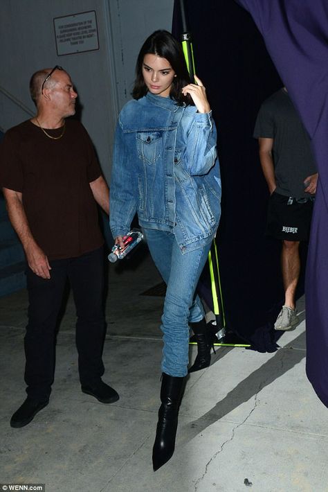 Double Denim Looks, Kendall Jenner Street Style, Kendall Style, Kendall Jenner Outfits, All Jeans, Kendall And Kylie Jenner, Double Denim, Jenner Style, Victoria Secret Fashion