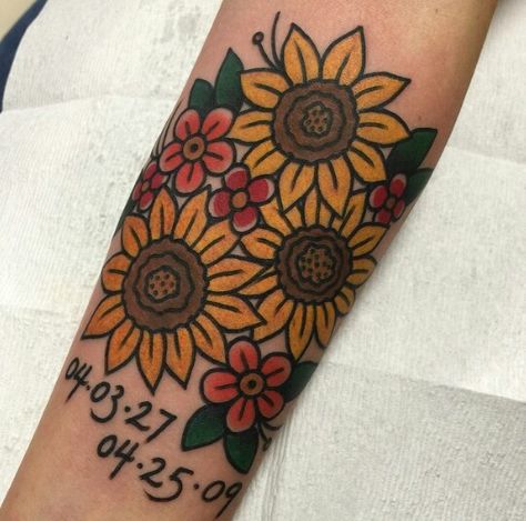 #flowers #sunflowers #colours #tattoo #inked Rockabilly Tattoos, Sunflower Tattoo Sleeve, Traditional Tattoo Flowers, Floral Thigh Tattoos, Super Tattoo, Flowers Sunflowers, Flash Tattoo Designs, Sunflower Tattoos, Back Tattoo Women