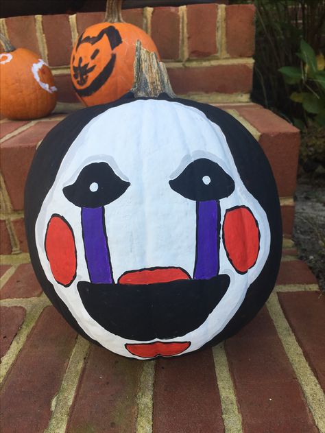 Marionette No carve pumpkin Five Nights at Freddy's FNAF Marionette Puppet painted Fnaf Pumpkin Carving, Fnaf Pumpkin, Hand Painted Halloween Pumpkins, Fnaf Marionette, No Carve Pumpkin, Scary Pumpkin Faces, Creative Pumpkin Painting, Halloween Pumpkin Carving Stencils, Creative Pumpkin Carving