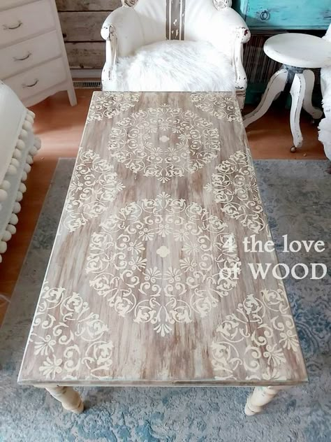 Old World Furniture, Stenciled Table, Coffee Table Makeover, Wallpaper Macbook, Stencil Furniture, Table Makeover, Diy Coffee Table, Furniture Renovation, Diy Furniture Table