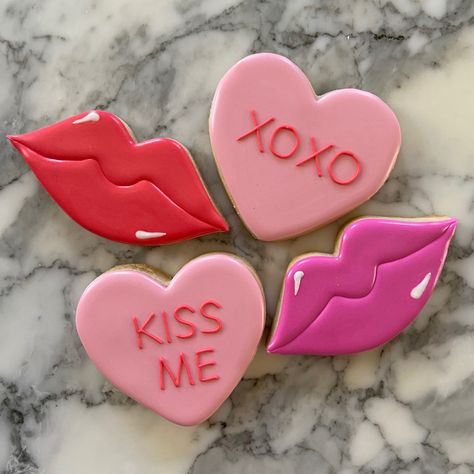 Galentines Party Cookies, Xo Cookies, Xo Cookies Decorated, Lip Sugar Cookies, Xoxo Cookies, Lipstick Cookies, Valentine Lips Cookies Decorated, Valentine Cookies Decorated, Valentine Sugar Cookies