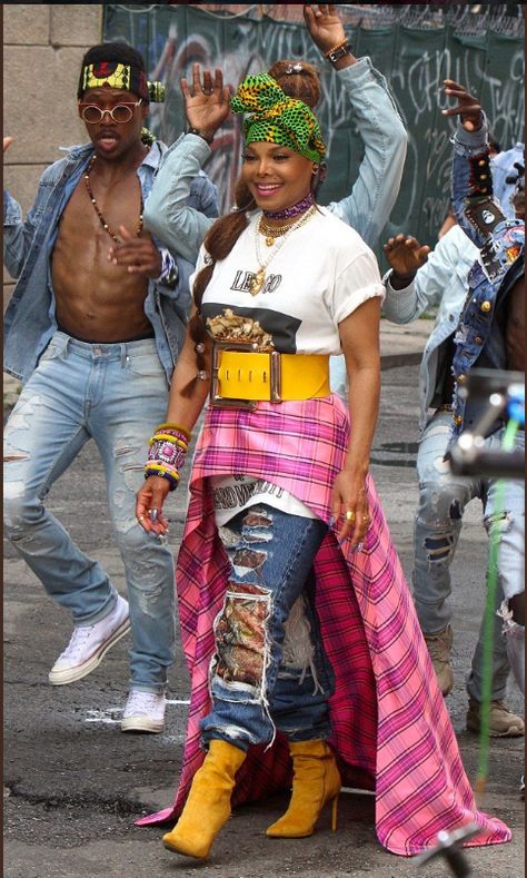 #JanetJackson shooting a music video in Brooklyn Monday with dancers behind her!  Wearing a colorful outfit w/a green headscarf, a long pink skirt and a yellow belt with jeans on. 2 Hot Pink Skirt Outfit, Green Headscarf, Belt With Jeans, Pink Skirt Outfit, Afro Punk Outfits, Janet Jackson Videos, Long Pink Skirt, Black Music Artists, Jo Jackson