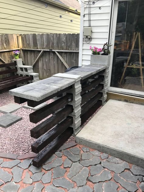 Diy Backyard Patio, Small Yards, Cinder Blocks, Backyard Privacy, Backyard Remodel, Diy Backyard Landscaping, Backyard Diy Projects, Fire Pit Patio, Cinder Block