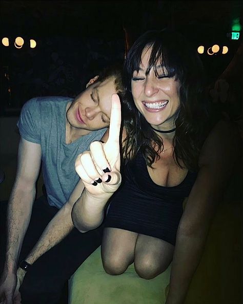 Svetlana Yevgenivna, Svetlana Shameless, Frank Shameless, Isidora Goreshter, Shameless Bts, Celebrity Relationships, Shameless Us, Shameless Cast, Shameless Characters