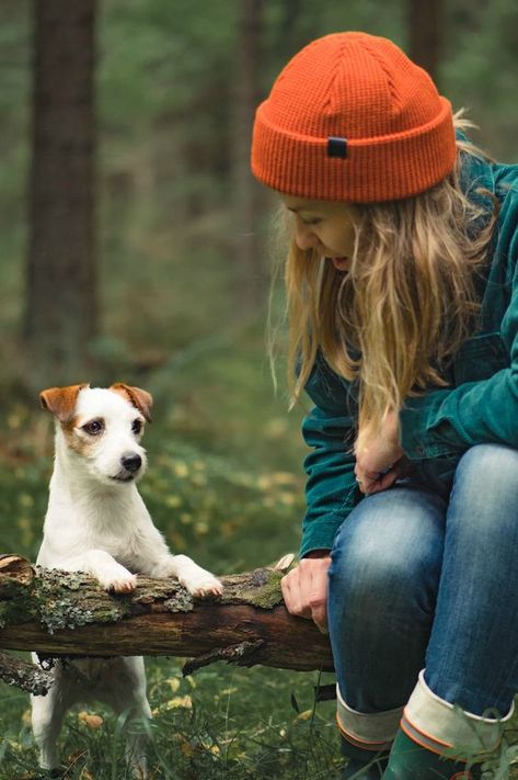 Wilderness Fashion, Dog Reference, Walking A Dog, Russel Terrier, Parson Russell Terrier, Jack Russell Dogs, Summer Hiking Outfit, Jack Russells, Hiking Dogs