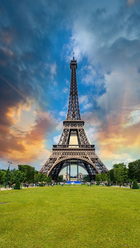 Paris Wallpaper Iphone, Paris Background, Eiffel Tower Painting, Wedding Church Decor, Eiffel Tower Photography, Lightning Rod, Paris Wallpaper, Beautiful Scenery Pictures, Paris Images