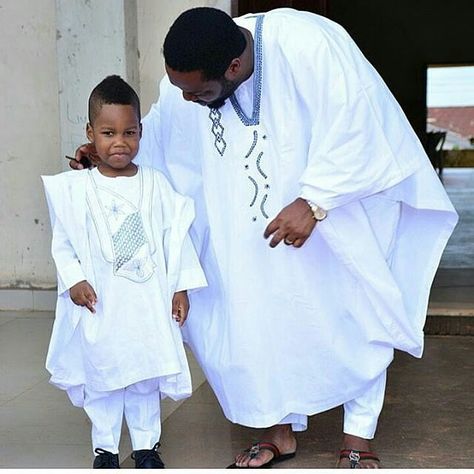 See this Instagram photo by @ankara_slayers • 24 likes White Agbada, Agbada For Men, Agbada Outfit, Lace Caftan, Agbada Design, African Suit, African Clothing For Men, Groomsmen Suits, African Men Fashion