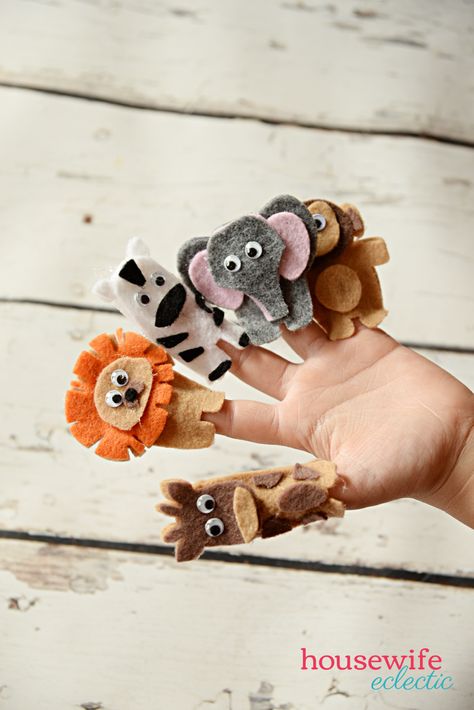 Cut these gorgeous Felt Jungle Finger Puppets with the Cricut Maker! The Cricut Maker cuts felt like no machine before it. Cricut Felt, Felt Puppets, Felt Finger Puppets, Needle Felting Tutorials, Felt Christmas Decorations, Felt Projects, Felting Tutorials, Crafts For Kids To Make, Finger Puppets