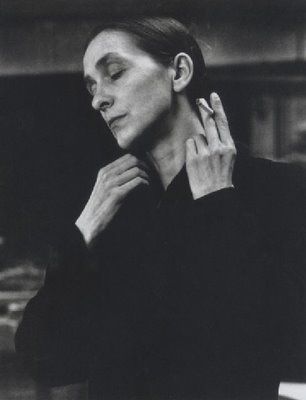 Pina Bausch, 1990s  "Dance, dance .... otherwise we are lost." Pina Bausch, Modern Dance, Contemporary Dance, Dark Photography, Dance Photography, White Photo, 인물 사진, Life Drawing, Inspirational Women