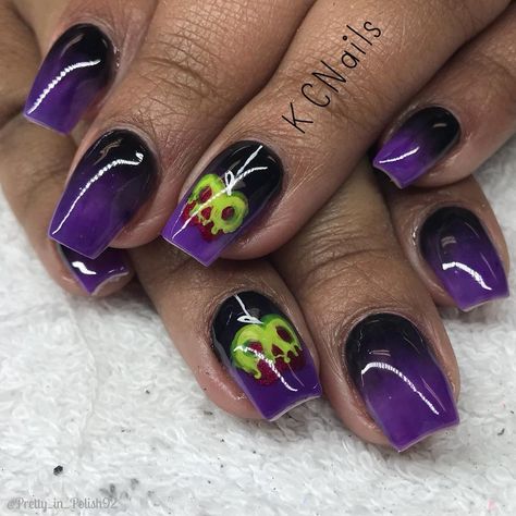 Villain Nails, Maleficent Nails, Disney Themed Nails, Disney Halloween Nails, Disney Nail Designs, Mickey Mouse Nails, Halloween Villain, Nail Art Products, May Nails