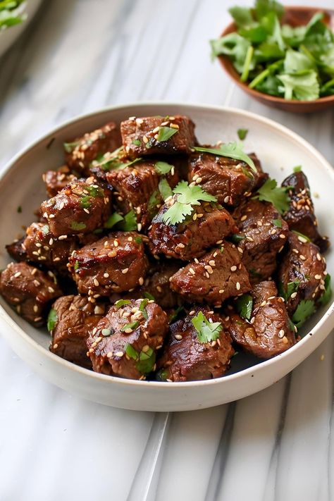 These Asian steak bites are the perfect blend of umami, sweet, and savory! They're also easy to make, so they're perfect for busy weeknights. Asian Steak Recipes, Asian Steak Marinade, Asian Beef Stew, Season Steak Recipes, Asian Steak, Asian Steak Bites, Asian Dinners, Asian Beef, Easy Chinese Recipes