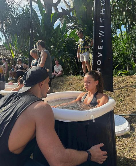 Ice Bath Aesthetic, Isabelle Mathers, Bath Aesthetic, Ice Bath, Runner Girl, Healthy Girl, Healthy Lifestyle Inspiration, Health Skin Care, Future Lifestyle