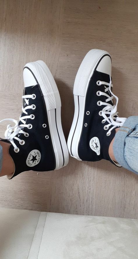 Converse Chunky, Black Platform Converse, Knee High Converse, Converse Aesthetic, Estilo Emo, Pretty Sneakers, Nike Converse, All Stars Converse, Shoes Converse