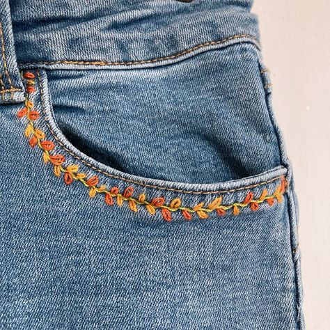 Uncomplicated beautiful embroidery around a denim pocket Diy Embroidery On Jeans, Embroidery On Jeans, Embroidery Jeans Diy, Clothes Embroidery Diy, Denim Embroidery, Learning To Embroider, Diy Embroidery Designs, Basic Embroidery Stitches, Denim Ideas