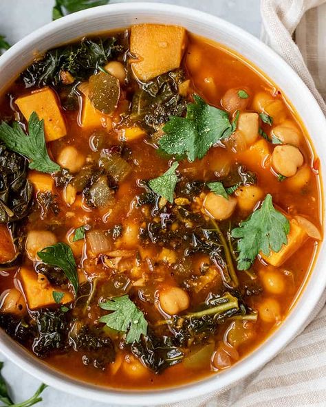 Kale Soup Vegan, Chickpeas Soup, Soup Squash, Soup Kale, Potato Kale Soup, Soup Spinach, Vegan Meal Prep Recipes, Bell Pepper Soup, Easy Vegan Soup