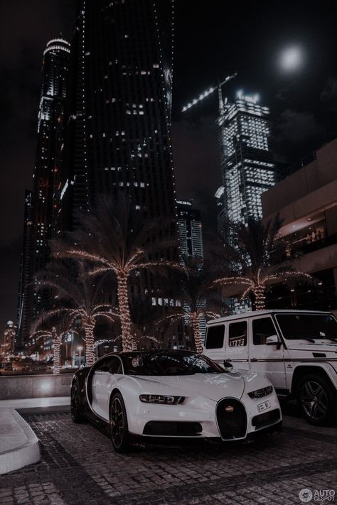 luxury lifestyle aesthetic Bilioner Lifestyle Wallpaper, Money Motivation Aesthetic, Aesthetic Money Wallpaper, Rich Men Aesthetic, Lifestyle Photography Friends, Luxury Lifestyle Wallpaper, Luxury Lifestyle Black, Men Luxury Lifestyle, Rich Images