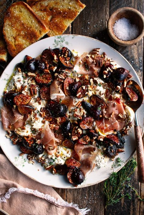 Thanksgiving Fig Recipes, Salads With Figs, Italian Appetizers Christmas, Christmas Burrata Board, Roasted Figs With Goat Cheese, Formal Dinner Recipes, Hosting Friendsmas, Fall Burrata Appetizer, Fancy Easy Appetizers