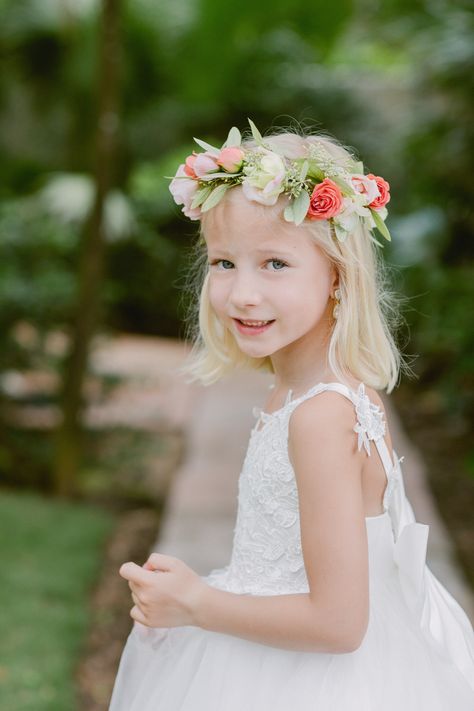 Weddings At The Beach, Wedding Flowers Orange, Luxury Wedding Flowers, Beach Luxury, Flower Girl Crown, Flowers Orange, Riviera Maya Mexico, Floral Crowns, Spring Pictures