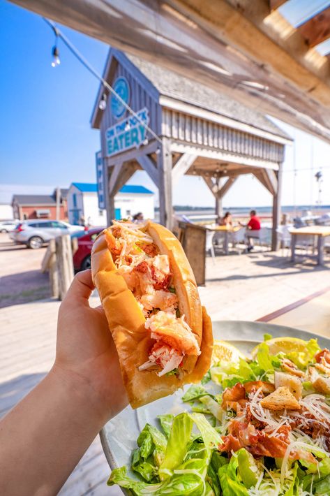 Top 10 Places to Get a Lobster Roll on PEI - Cavendish Beach Cavendish Pei, Cavendish Beach, Lobster Tacos, Blue Mussel, Best Lobster Roll, Picnic Dinner, Fresh Lobster, Dinner Options, Lobster Roll