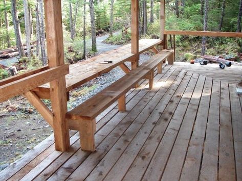 Bar table built into a deck along with a bench Diy Railing Porch, Porch Seating, Deck Bench, Building A Porch, Summer Front Porches, Backyard Seating, Porch Railing, Farmhouse Porch, Table Bench