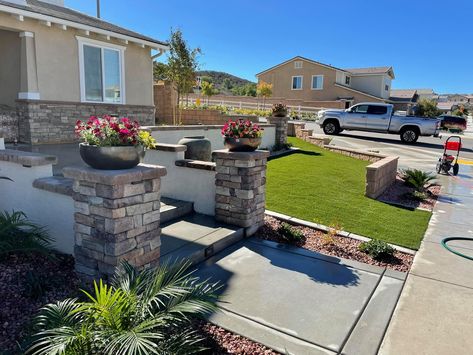 Front Yard Walkway Ideas Entrance Pavers, Front Yard Courtyard Ideas Entrance, Front Yard Walkway, Front Yard Patio, Front Lawn Landscaping, Garden Gate Design, Concrete Patio Designs, Patio Pavers Design, Front Garden Landscape