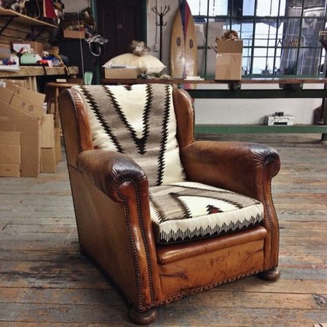 Daily Man Up (27 Photos) - Suburban Men Southwest Interior, Office Chair Diy, Red Chairs, Navajo Rug, Ranch Decor, Color Decor, Western Furniture, Leather Chairs, Western Homes